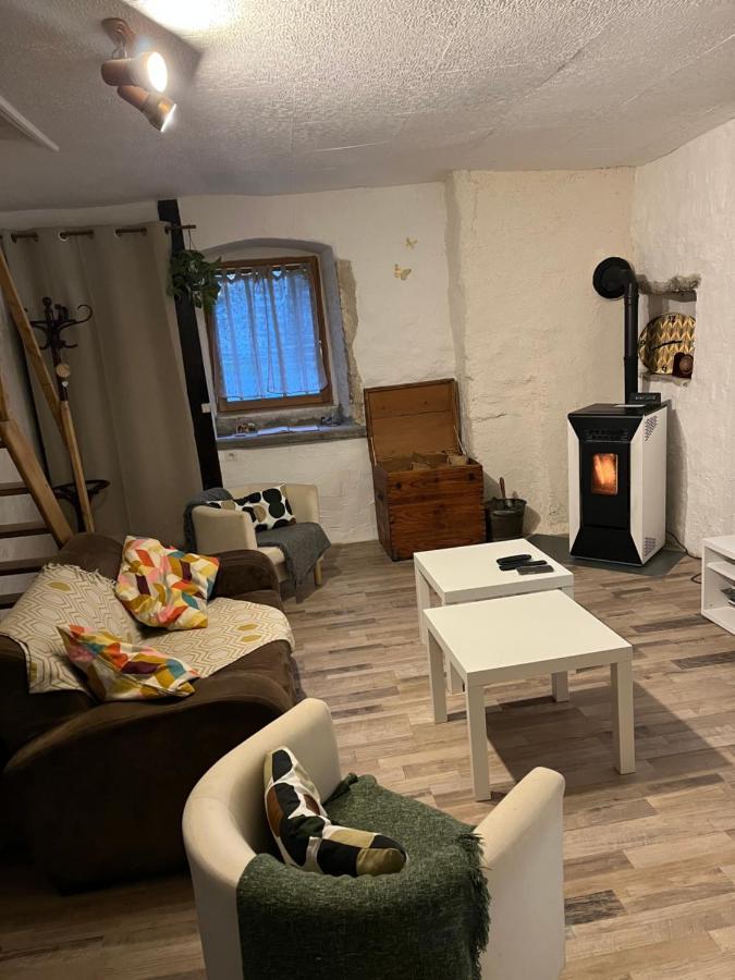 Gite Des Reculees Ladoye-sur-Seille Eksteriør billede