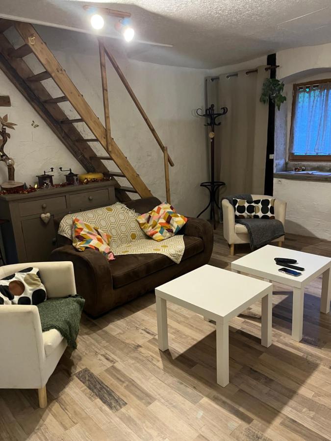 Gite Des Reculees Ladoye-sur-Seille Eksteriør billede